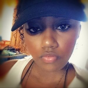 Meet your Posher, Daniela